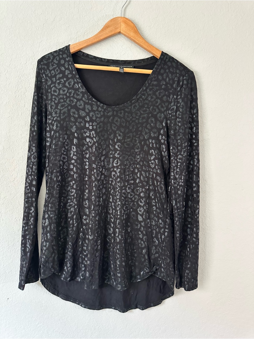 White House Black Market Black Leopard-Print Long Sleeve Scoop Neck Top